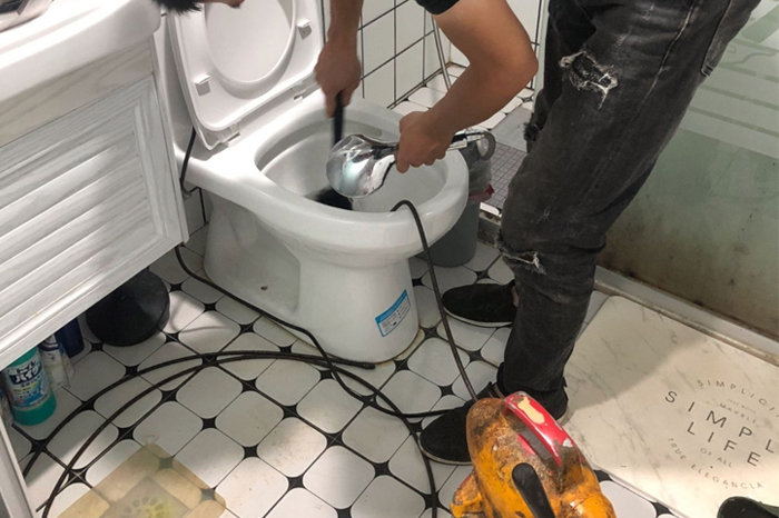 小板镇疏通下水道