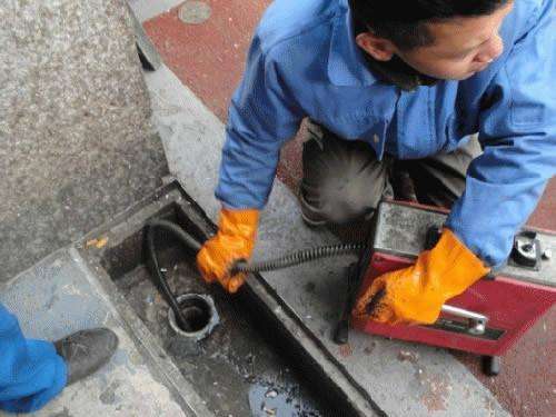 小板镇疏通下水道